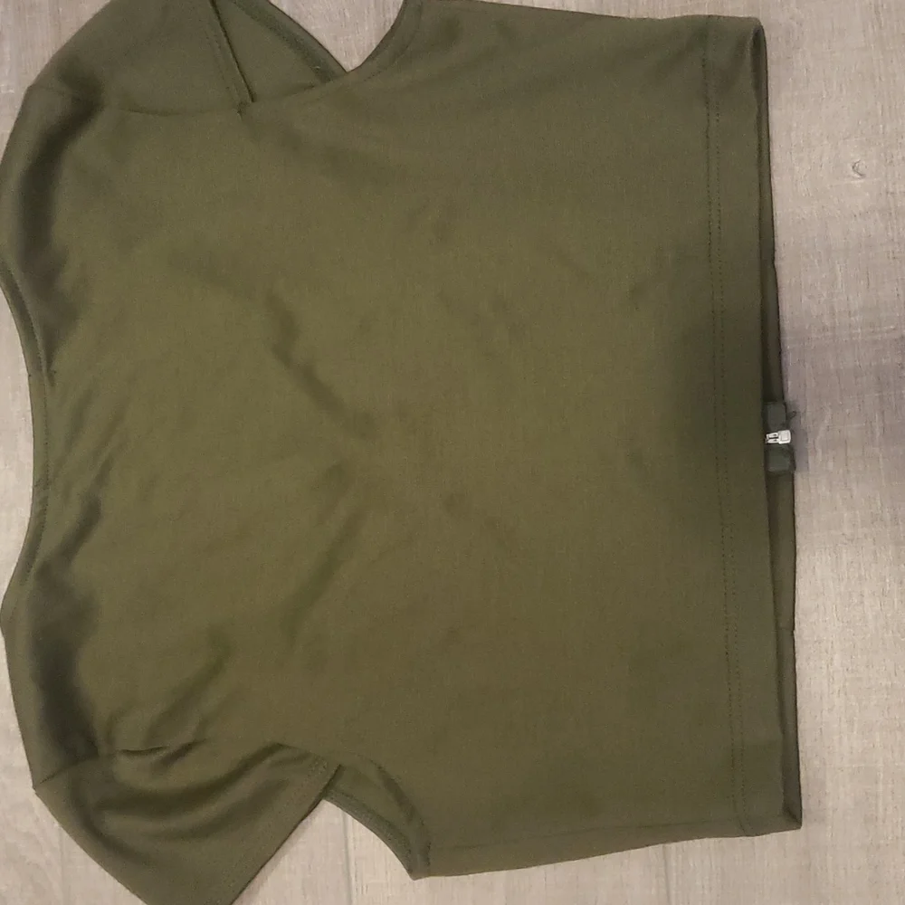 crop Top - Picture 2 of 2